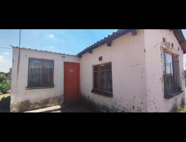 2 BEDROOM HOUSE FOR SALE IN DAVEYTON CENTRAL